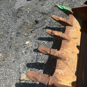 Morin M6 bucket, Leilovis