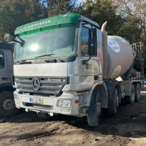 Mercedes Actros concrete mixer lorry, Leilovis