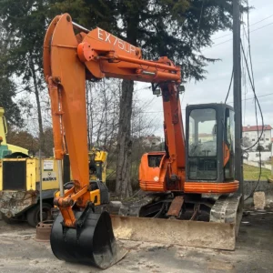 Mini Giratória Hitachi EX75UR, Leilovis