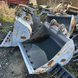 Various Cleaning Buckets, Leilovis