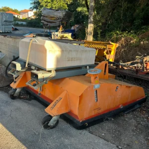 Forklift broom